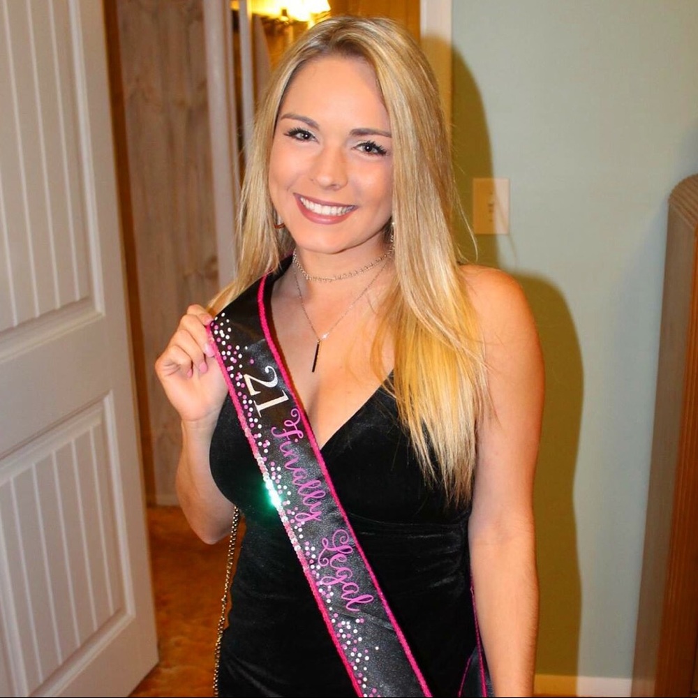 Meet your Posher, Shannon - Picture 1 of 1